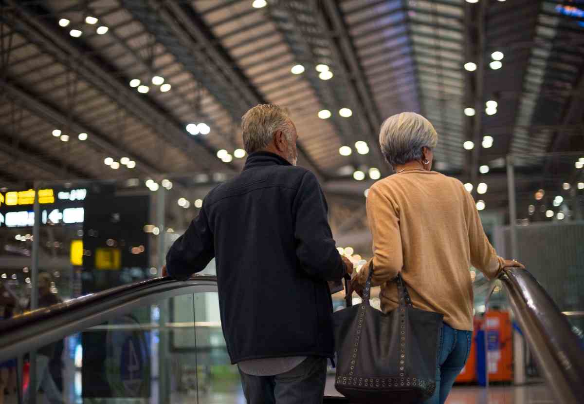 Como viajar com idosos sem preocupação?
